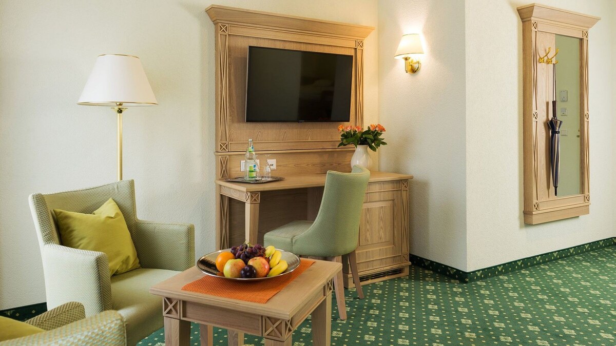 Hotel Rebstock, (Baden-Baden), Junior Suite mit Balkon