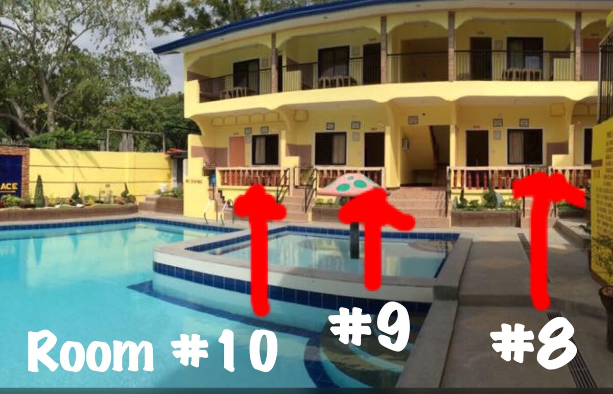 Room#10. Laiya Rest House w/ Pool. 6-8 Persons