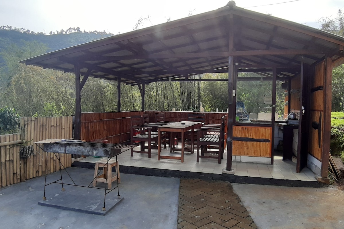 A quiet bedroom has nice view, 15km from Bromo