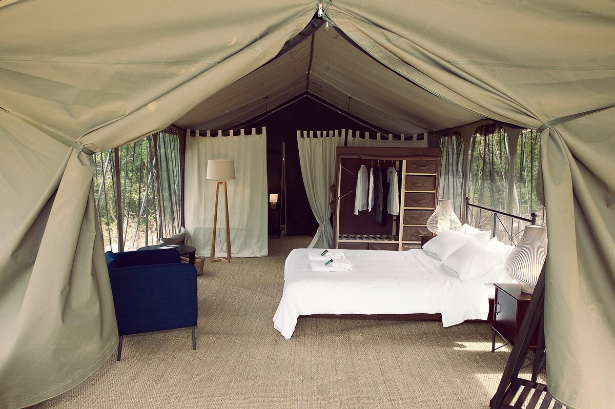 家庭旅馆（ Family Lodge ） ，改变风景-野生动物园帐篷
