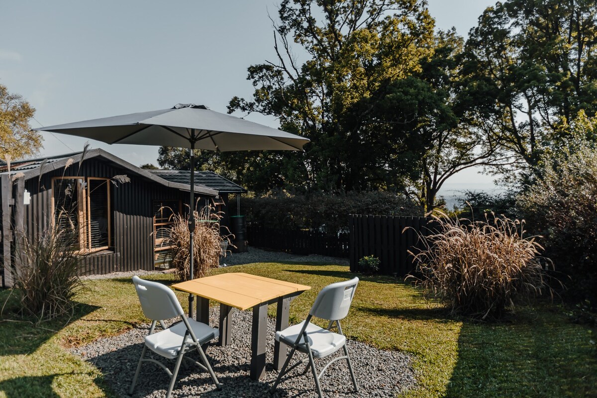 THE FARRIERS - Unique Upcycled Cottage