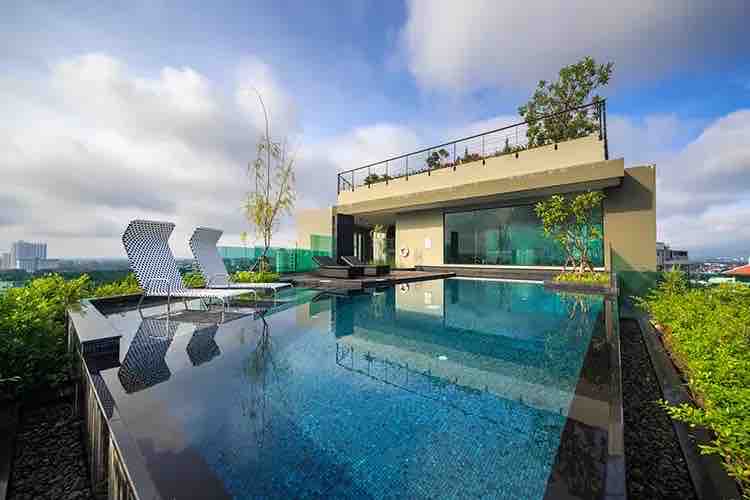 Condo in the middle of CNX city, Rooftop Pool &Gym