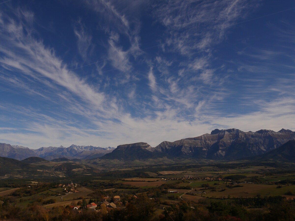 Vercors Trièves安静的单间公寓，可欣赏壮丽的景色