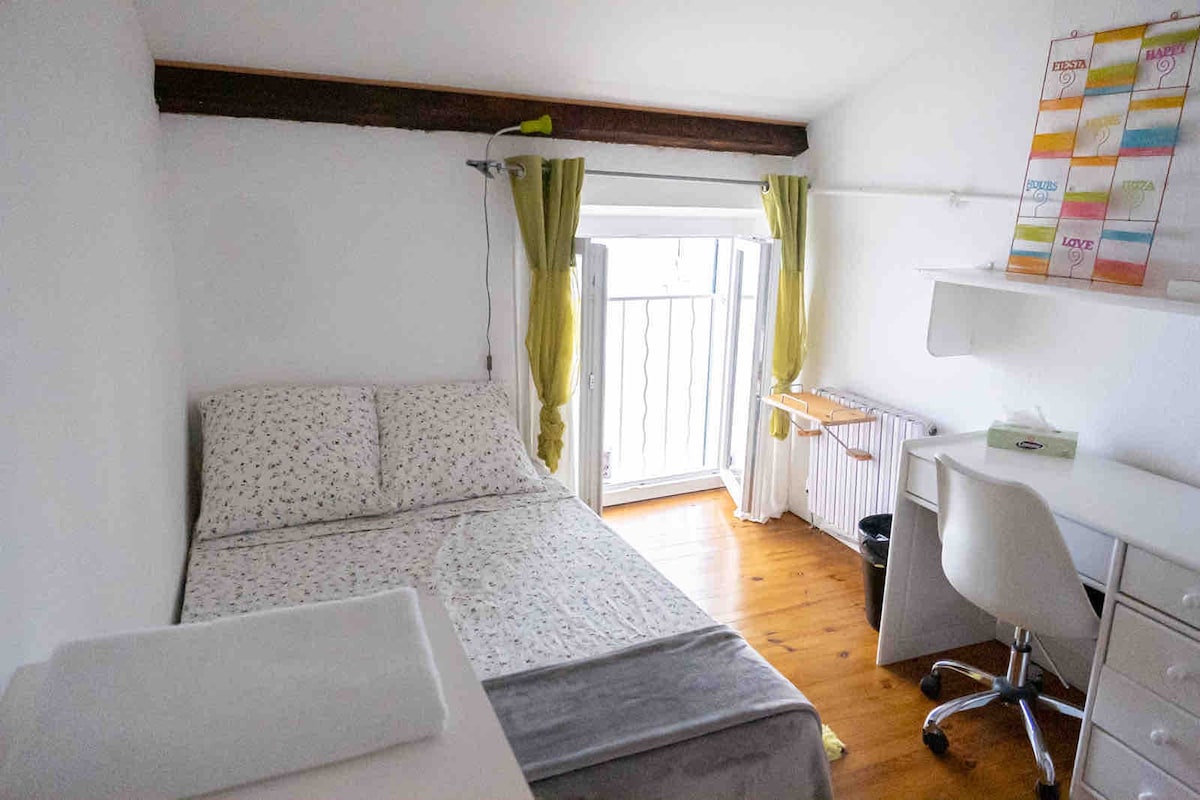 Chambre individuelle dans maison de village