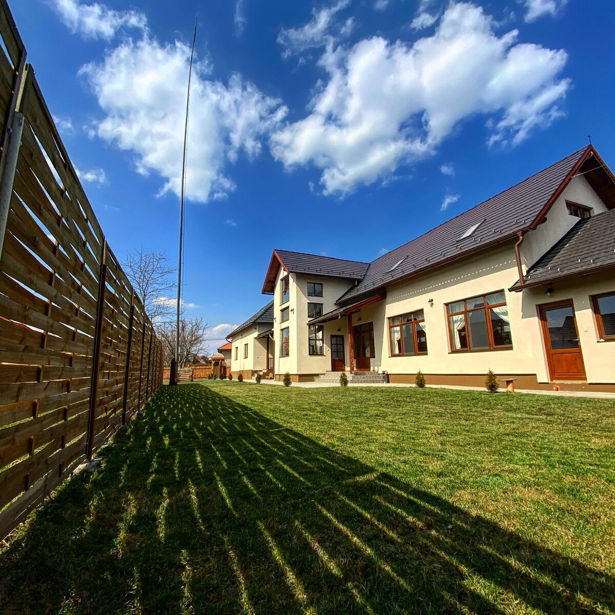 Famíves guesthouse in heart of Seclerland