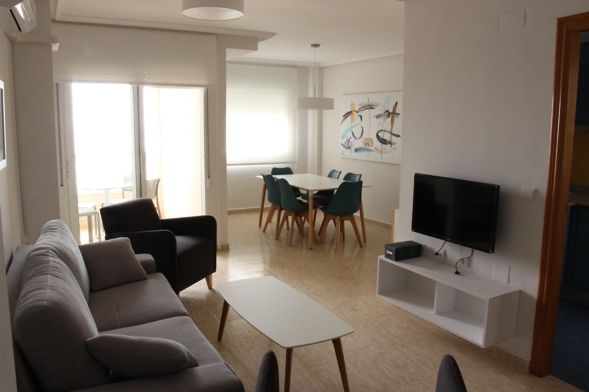 APARTAMENTO. 1ª LINEA. PLANTA 4ª. PLAYA LOS LOCOS.