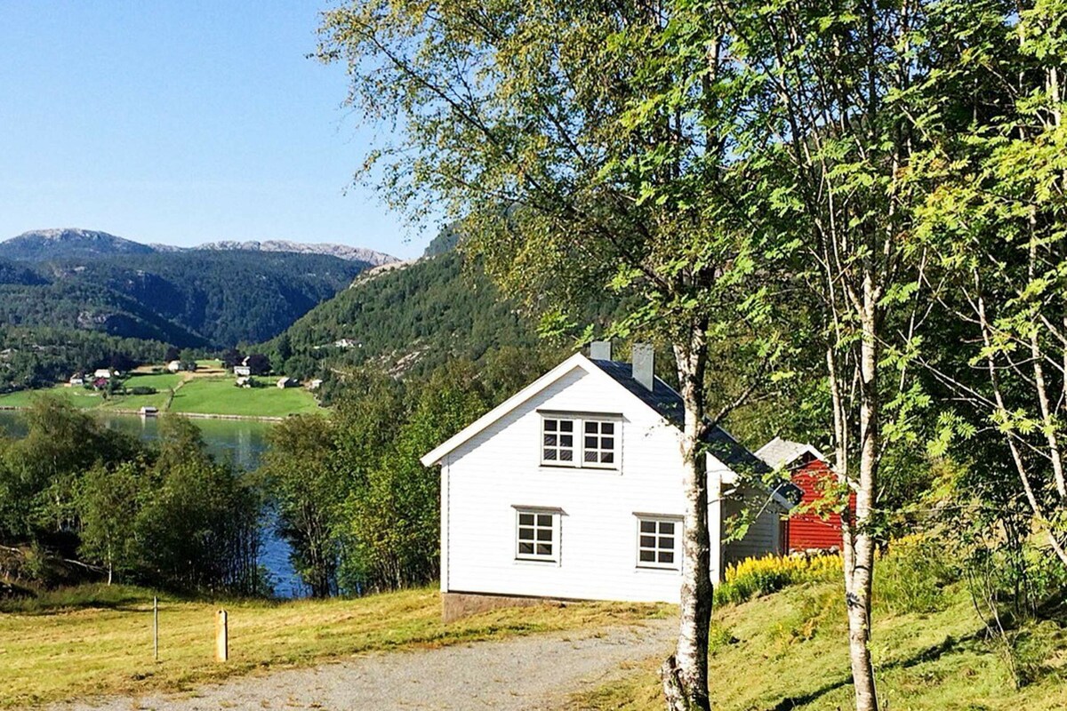 8 person holiday home in masfjordnes