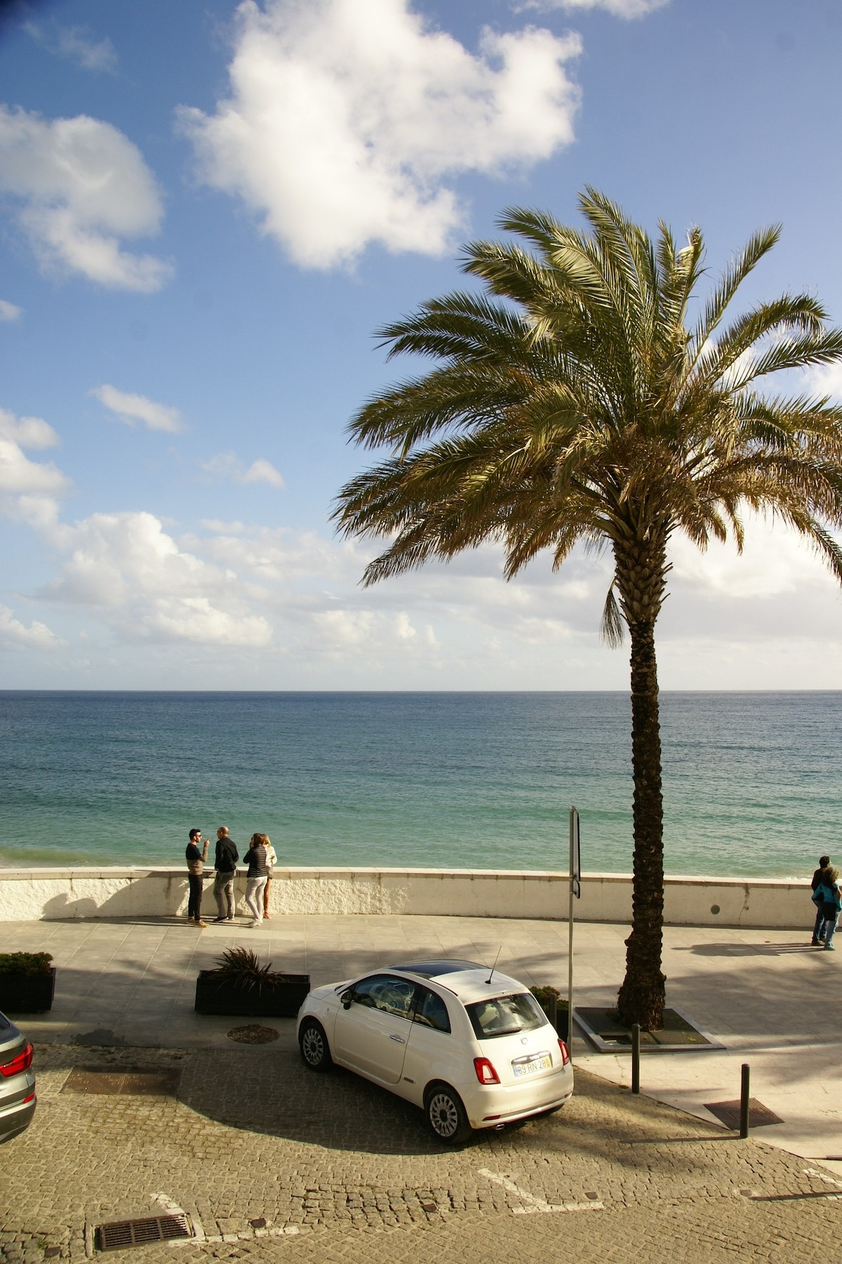 塞辛布拉海滩（ Sesimbra Beach Front ）