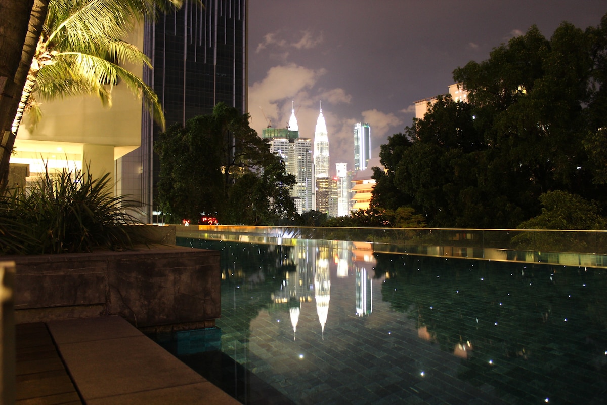 风景优美的整套单间公寓高尔夫球场和吉隆坡城中城塔景观