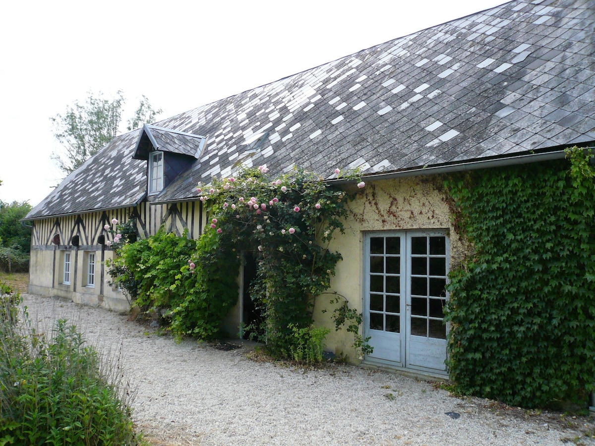Camembert的Normandy Cottage