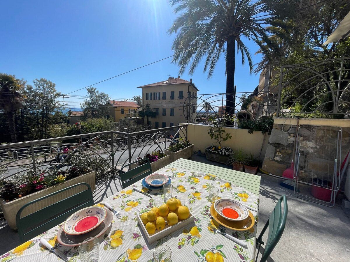 Casa Visconti ： 
Bordighera ，海景