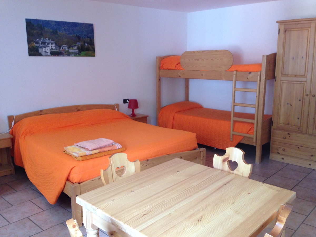 意大利-瑞士应用程序1 -单间公寓， 4张床