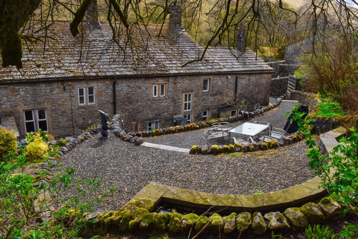 Cottage & Pool House Yorkshire Dales Littondale