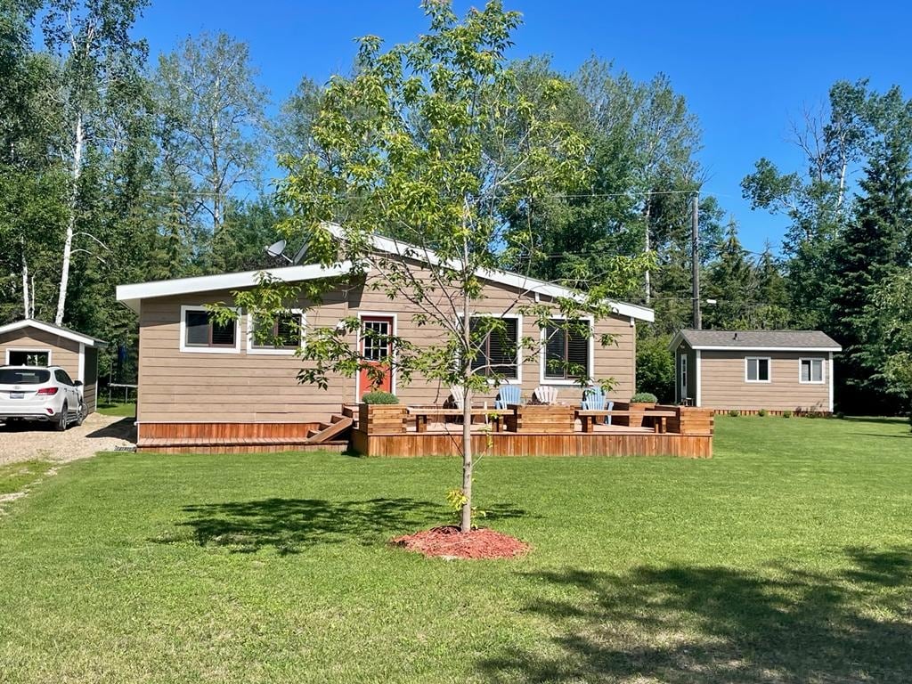 Fantastic Falcon Lake Cabin