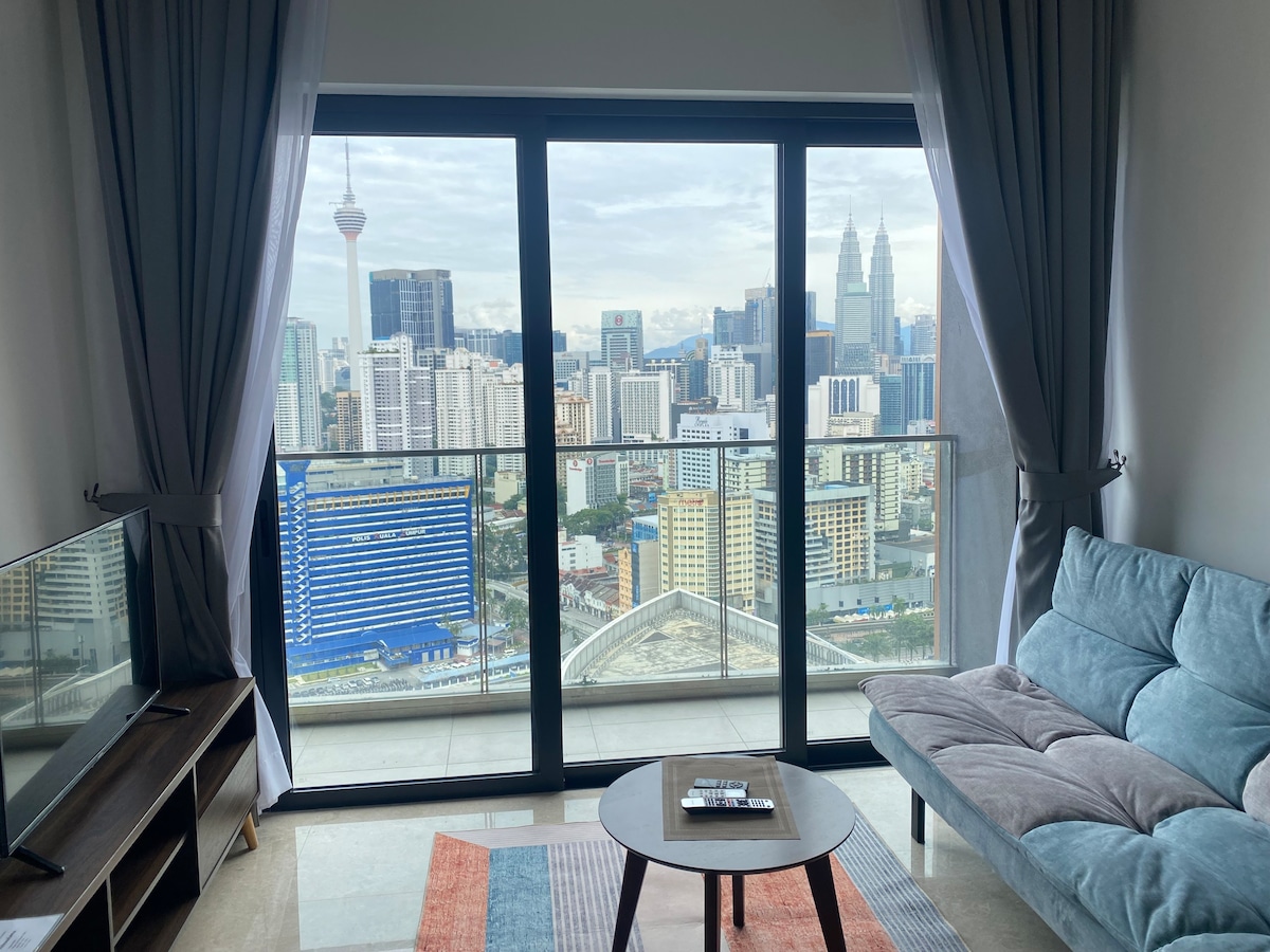 Infinity pool/ 2BR unit, face to KLCC, Lalaport 23