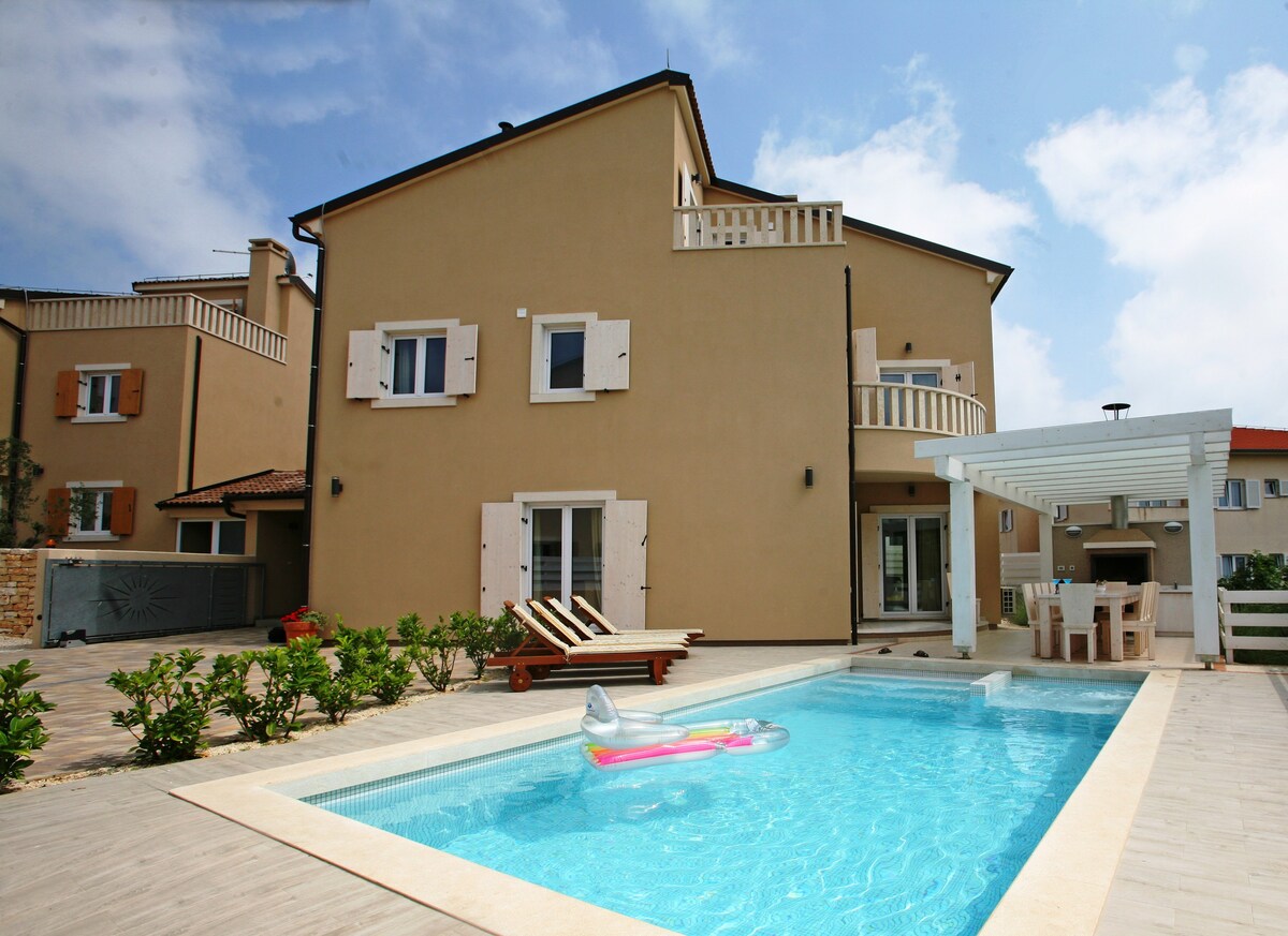 Villa Bianca - Villa with heated swimming pool