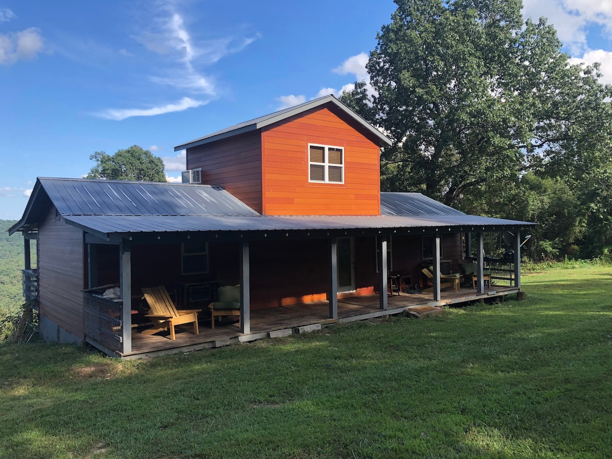 Slim 's Ozark Hideaway