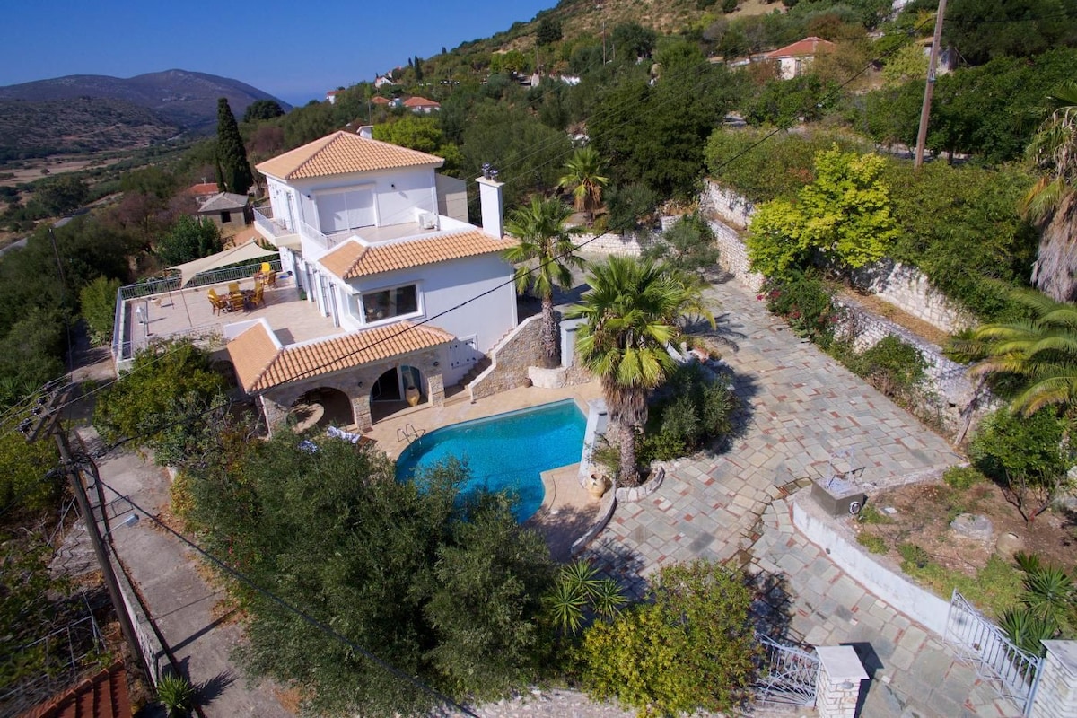 Villa Mantenuta with private pool