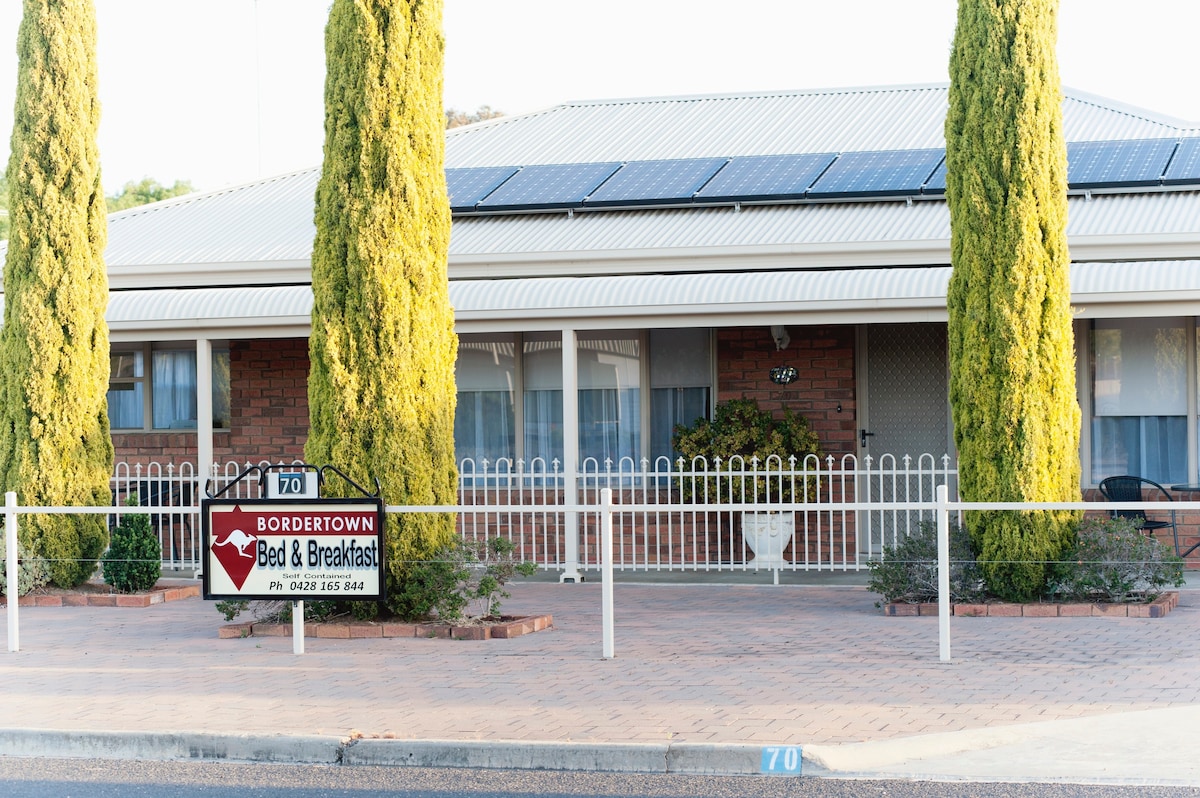 Bordertown B&B Pines Unit 1 @ 70 Cannawigara Road