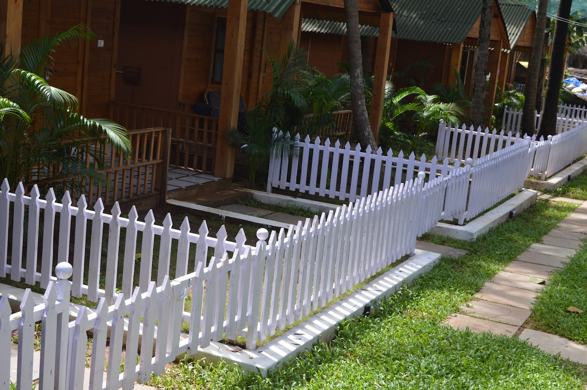 Comfortable King Cottage with Pvt Garden @ Palolem