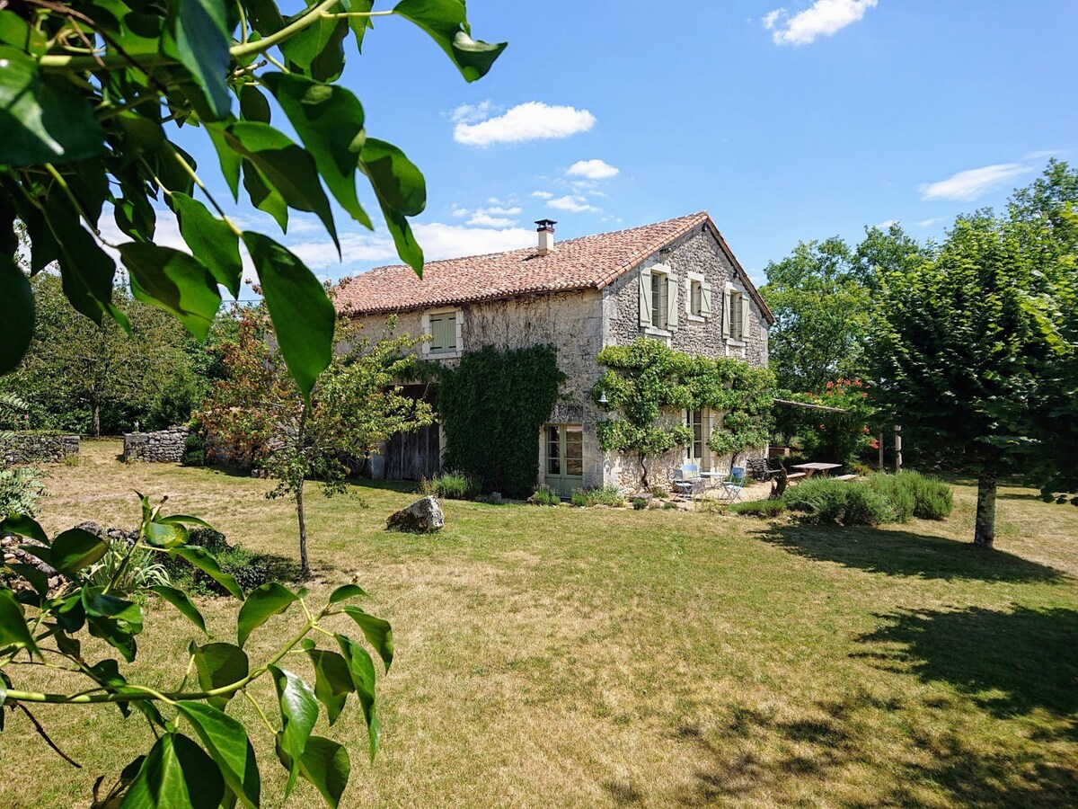 Les Vignasses - a stone barn in a superb location