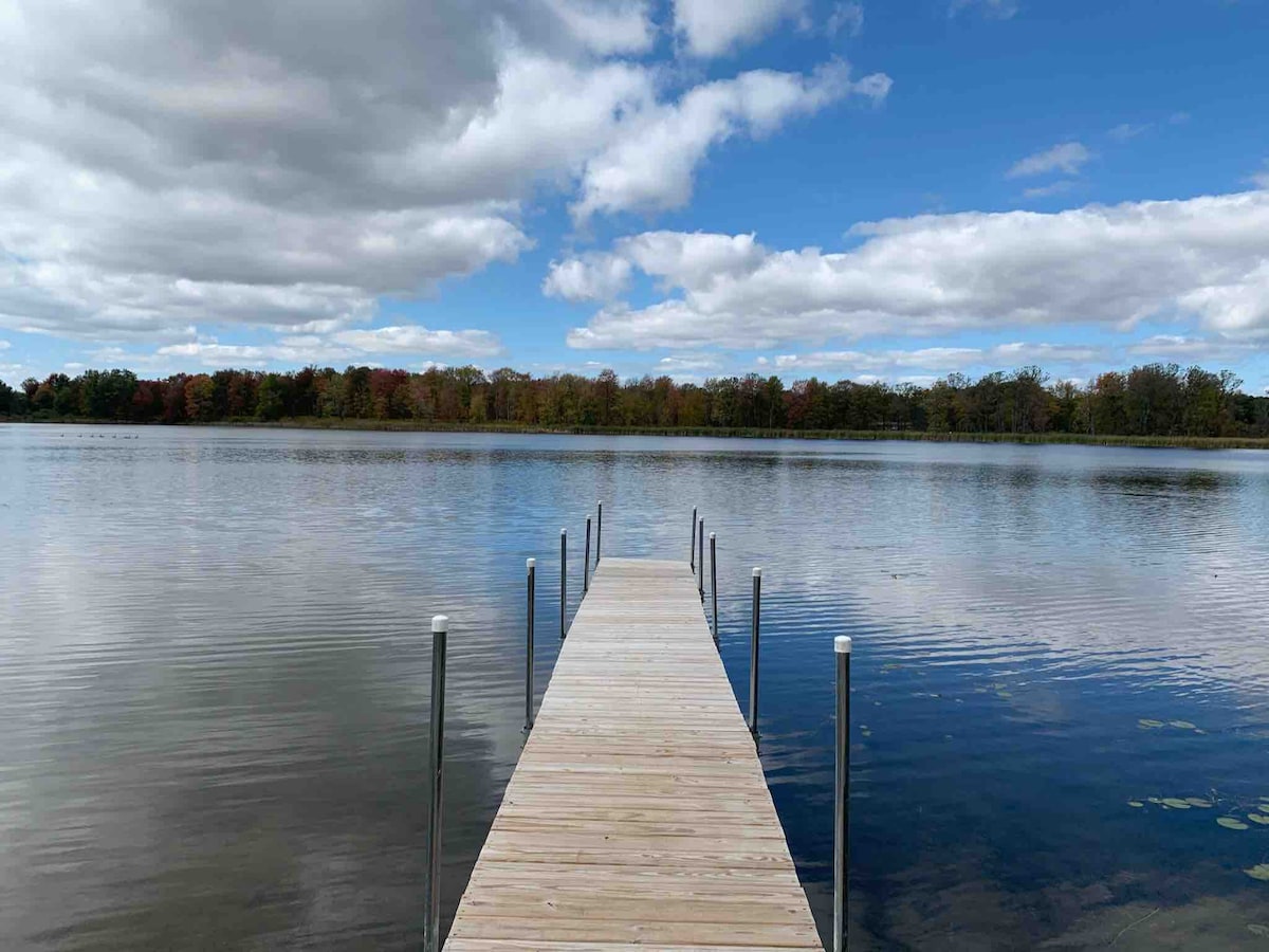 Newly Renovated Mid Century Lake House