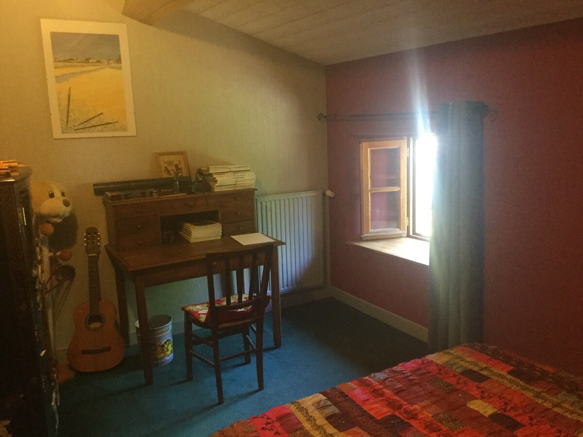 米林杜普莱西斯（ Moulin du Plessis ）的一间卧室
