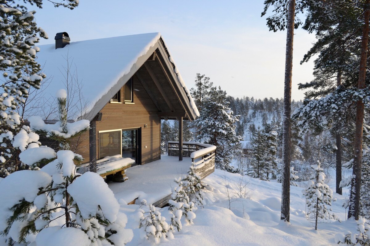 挪威南部非常漂亮的现代化小木屋