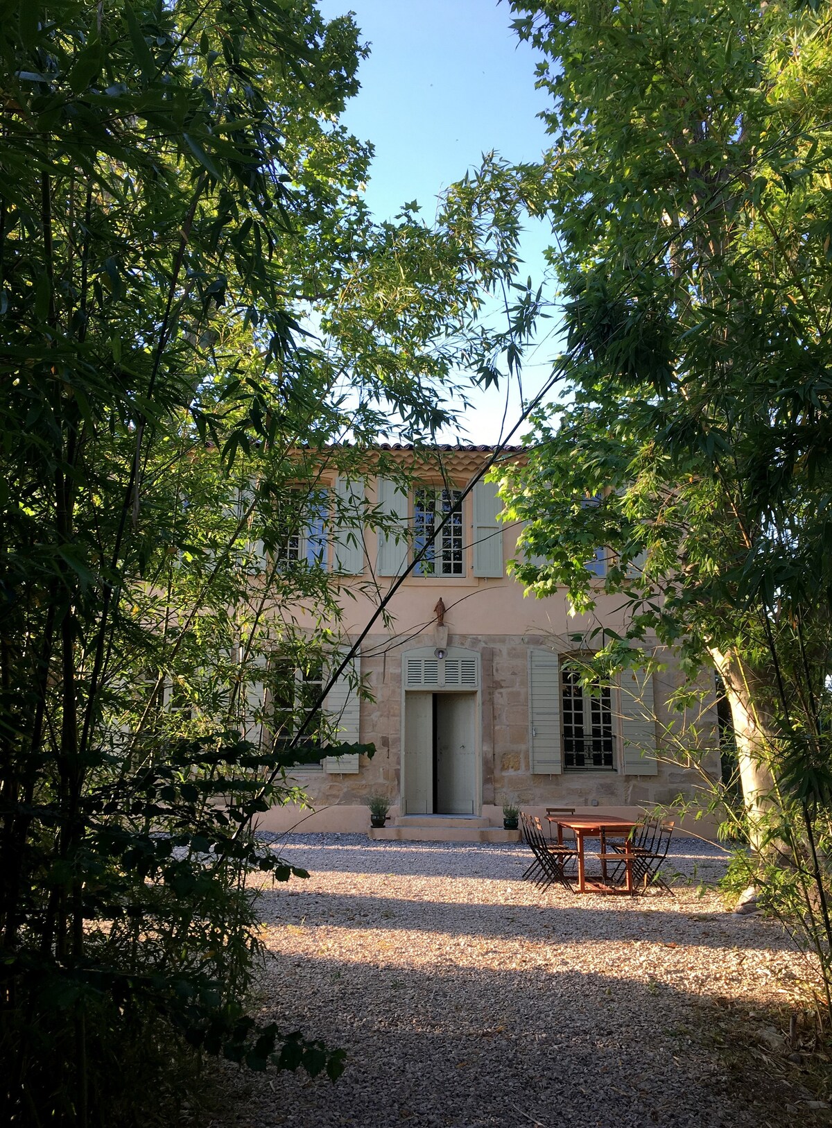 俯瞰Sainte-Victoire的Aix en Provence Bastide