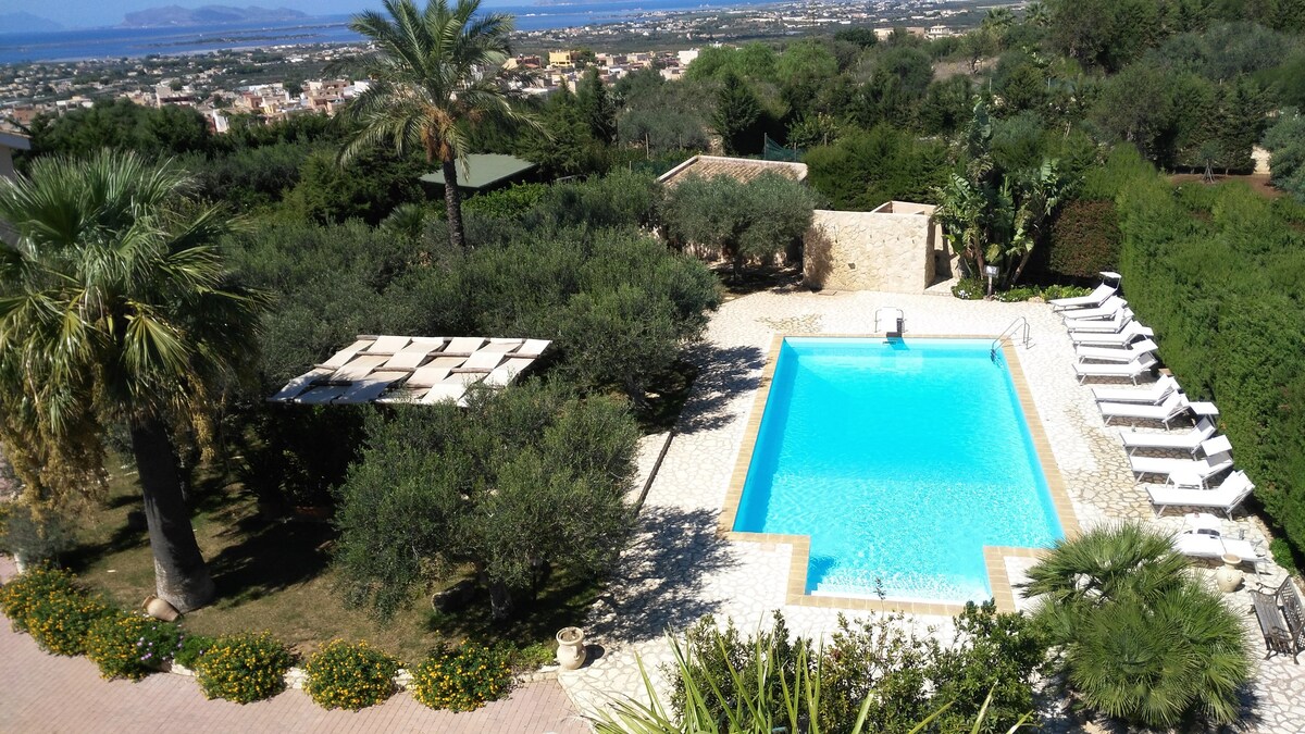 位于马尔萨拉的西西里岛游泳池大型别墅