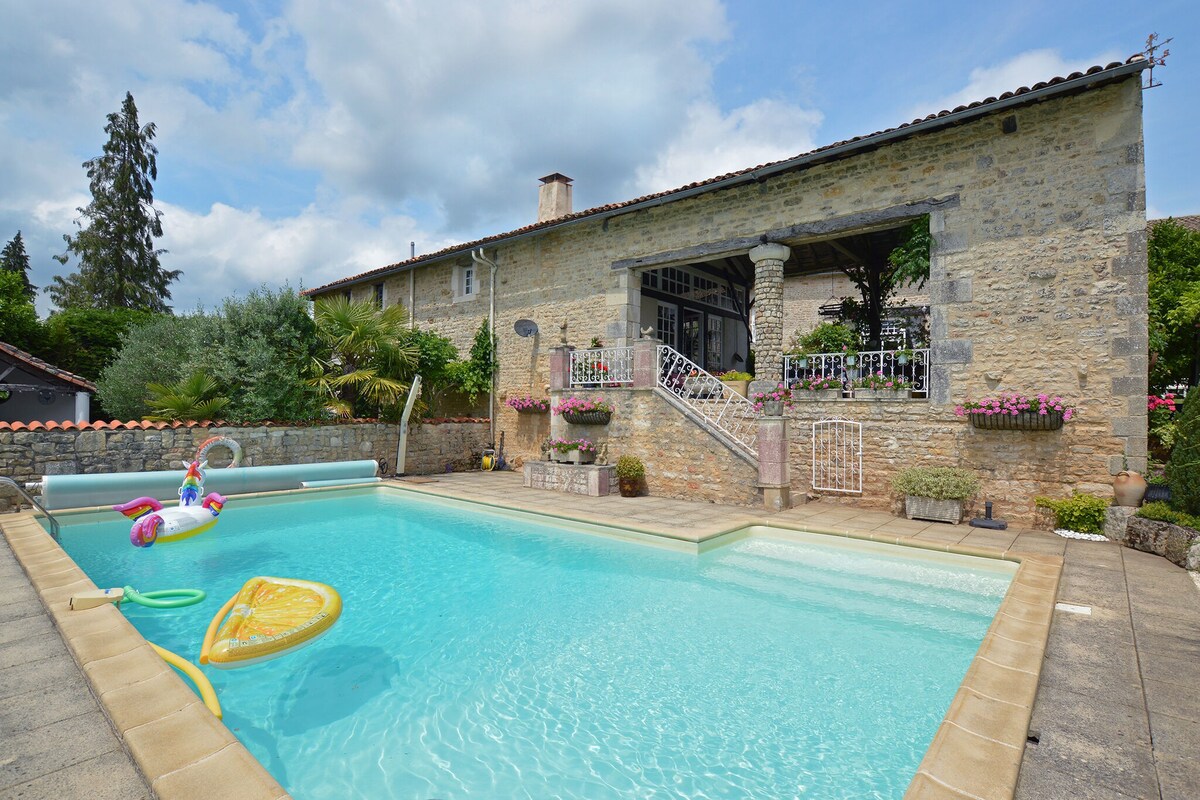 Cosy holiday home in with Private pool