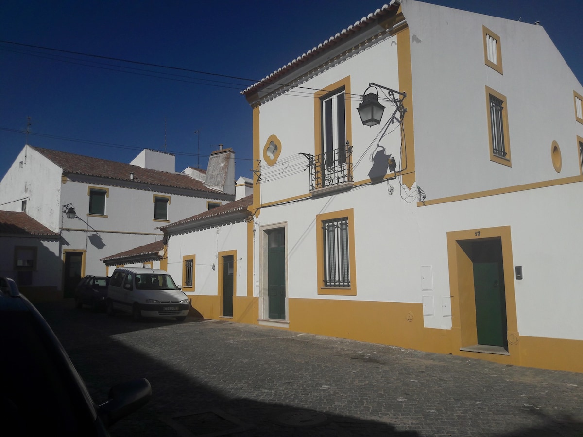 Evora市中心的Casa do Beco do Beiçudo
