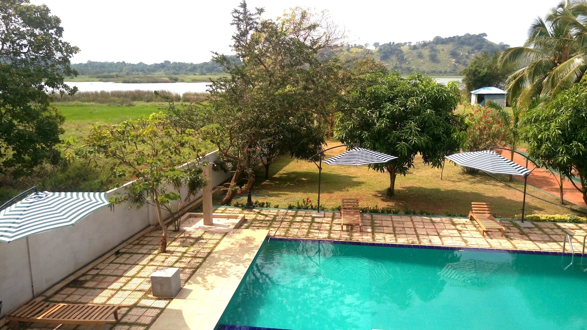 Nilambara Lake View Cottage