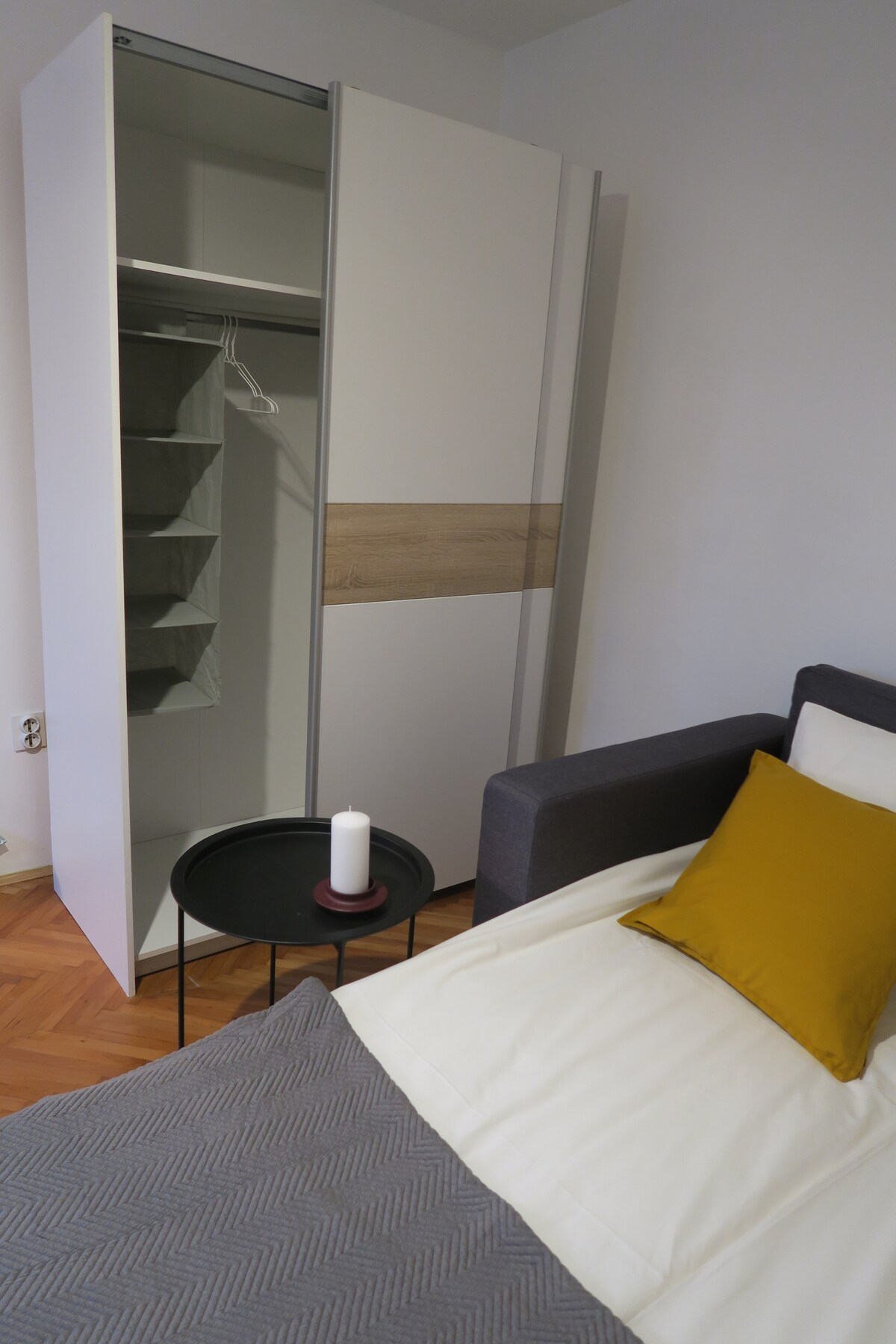 APARTMENT 12-Cosy Apartment with free parking