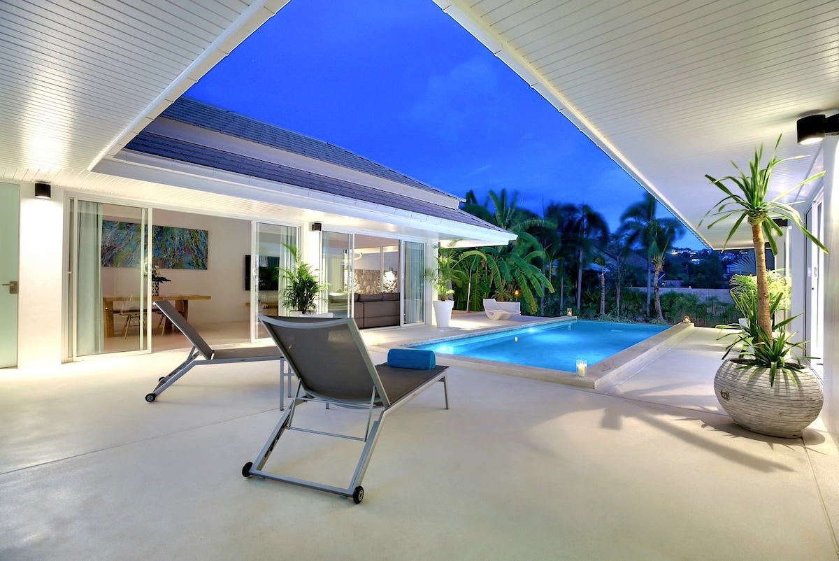 Modern & Charming pool villa