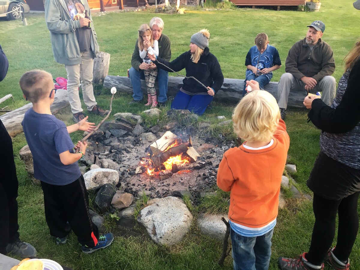 Clam Gulch Lodge - Up to 18 Guests)