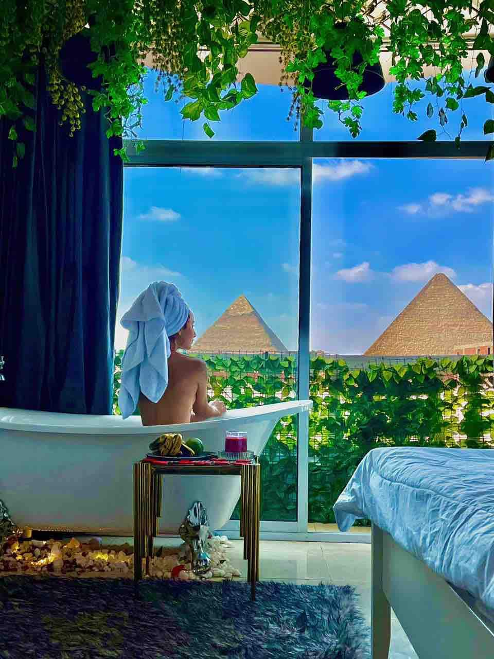 Egypt pyramids room