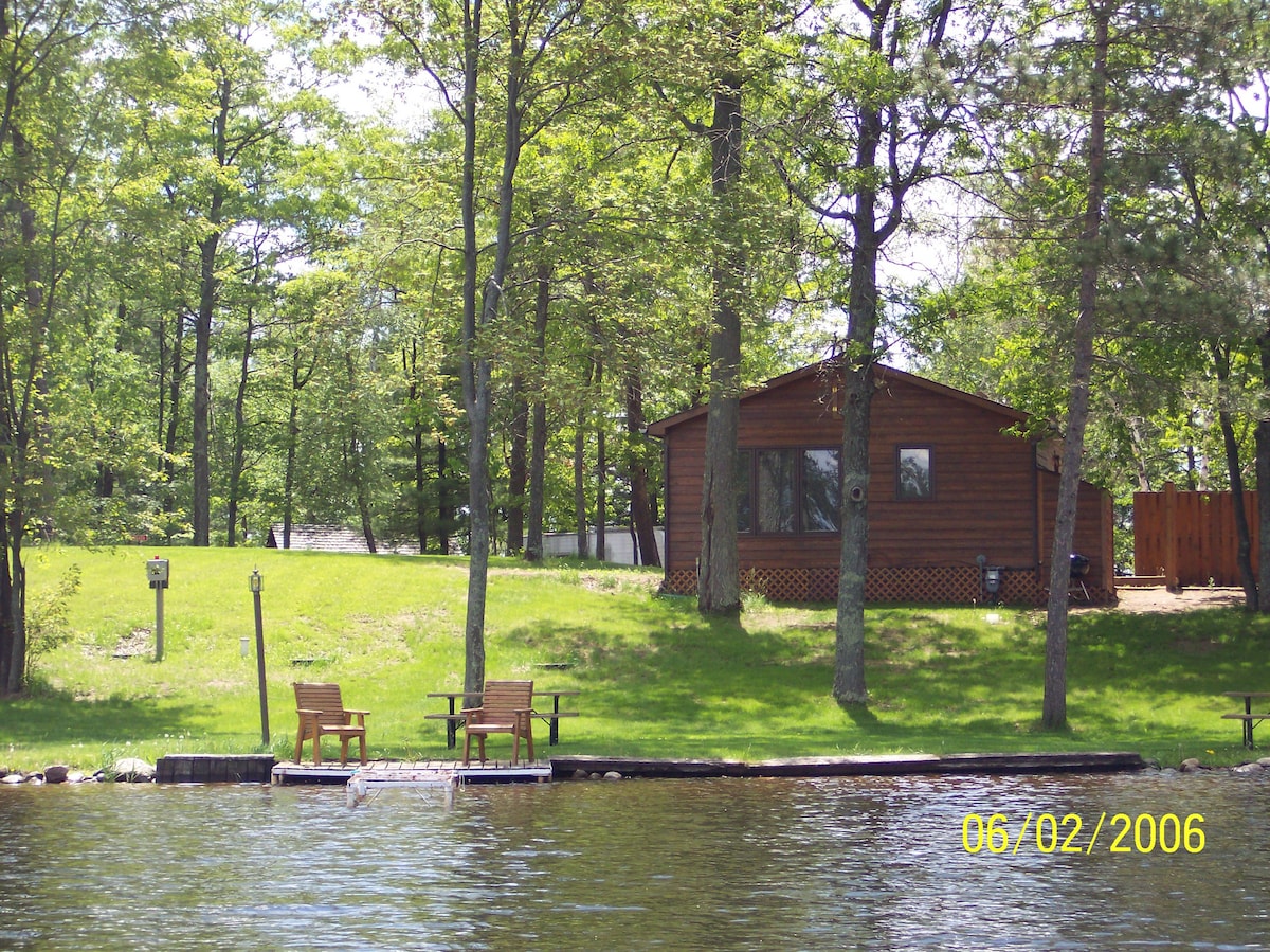 Breezy Bay Cottage - Lake Nokomis