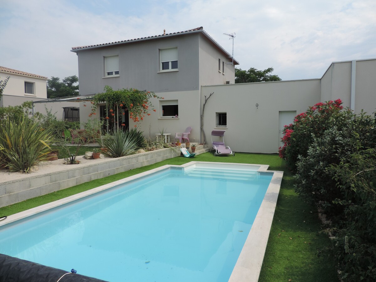 Maison proche de Montpellier avec piscine jardin