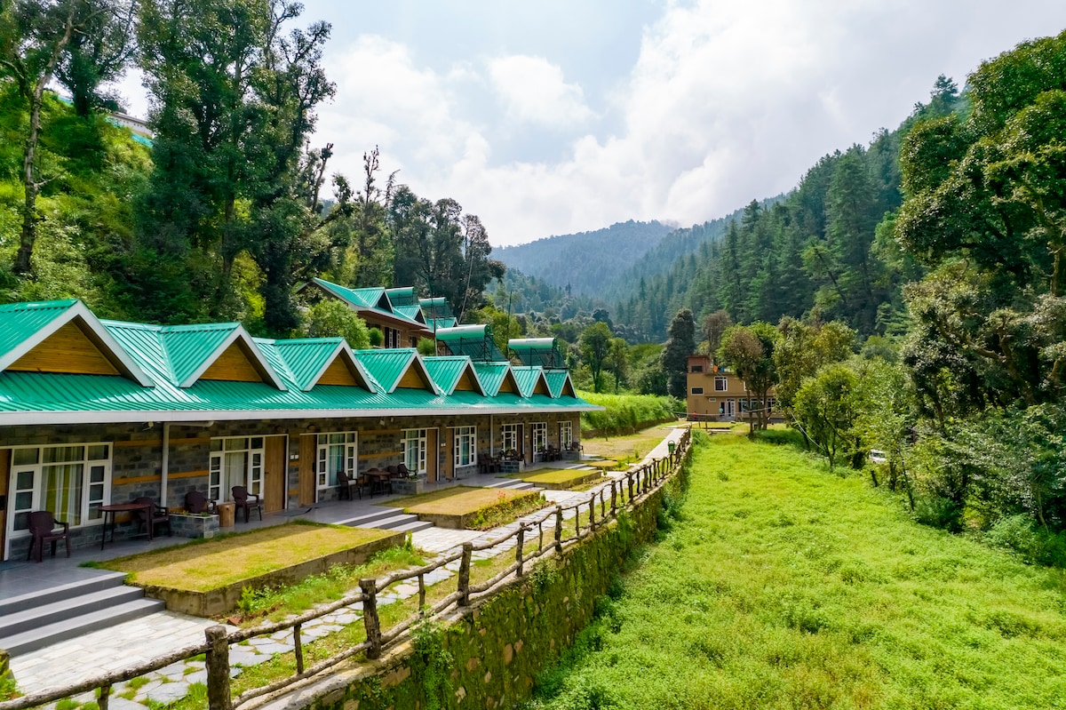 Backwoods Retreat Shimla | Plush Rustic Cottages