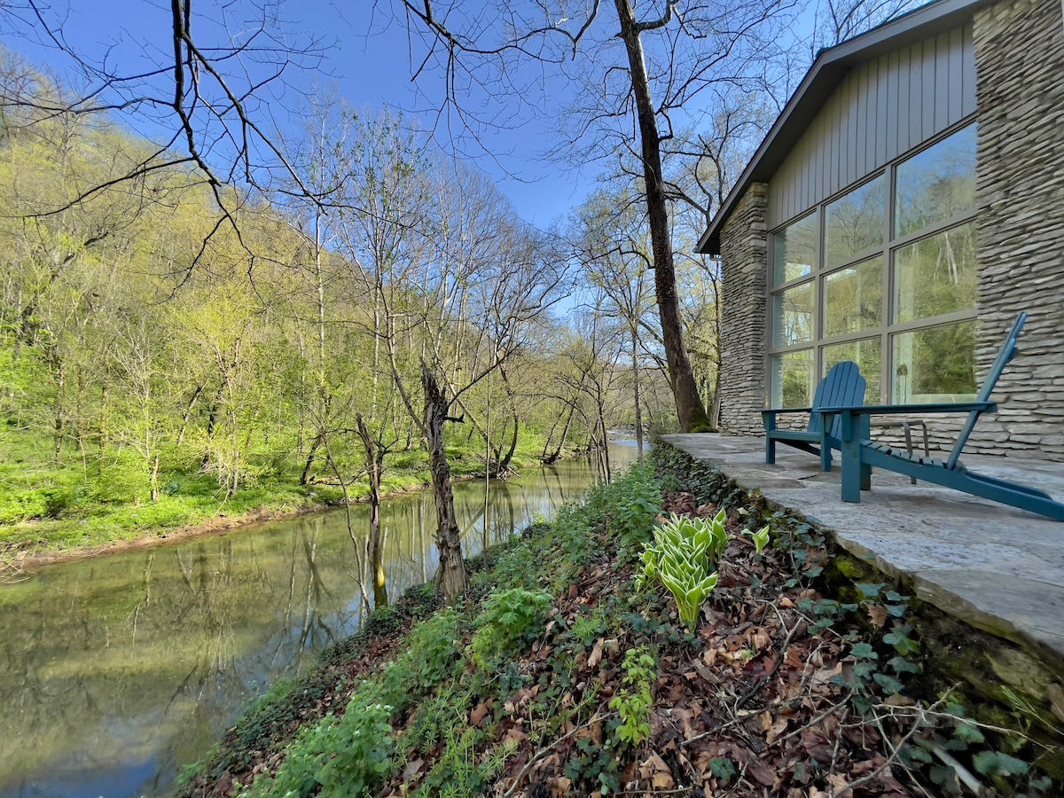 莱克星敦基布恩溪（ Boone Creek ）的Creekside Home。