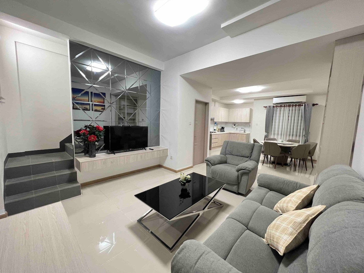 3km from airport, 2bedrooms, 2beds, 3bathrooms
