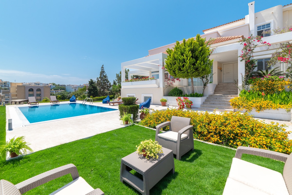 City Mansion, Rhodes Town, Luxury 4 Bed Villa