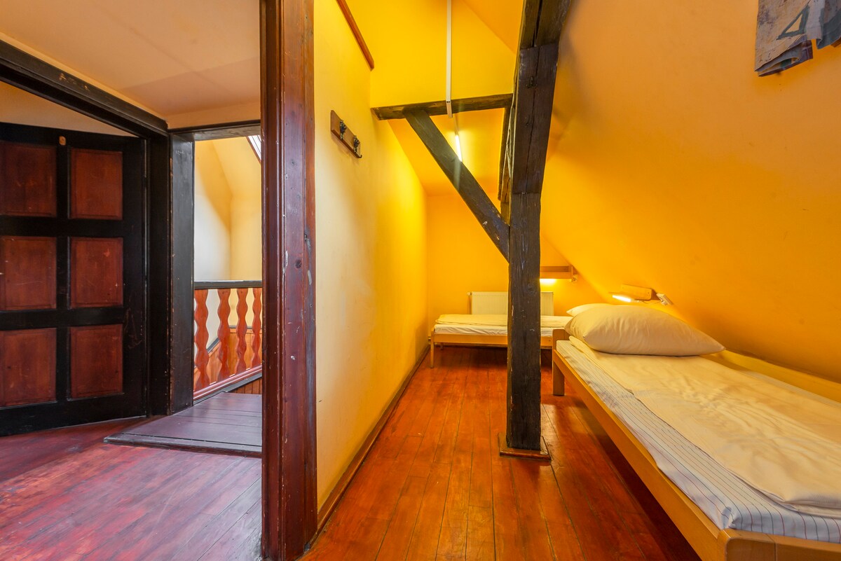 Burg-Hostel - 5卧室宿舍C201-1的床位