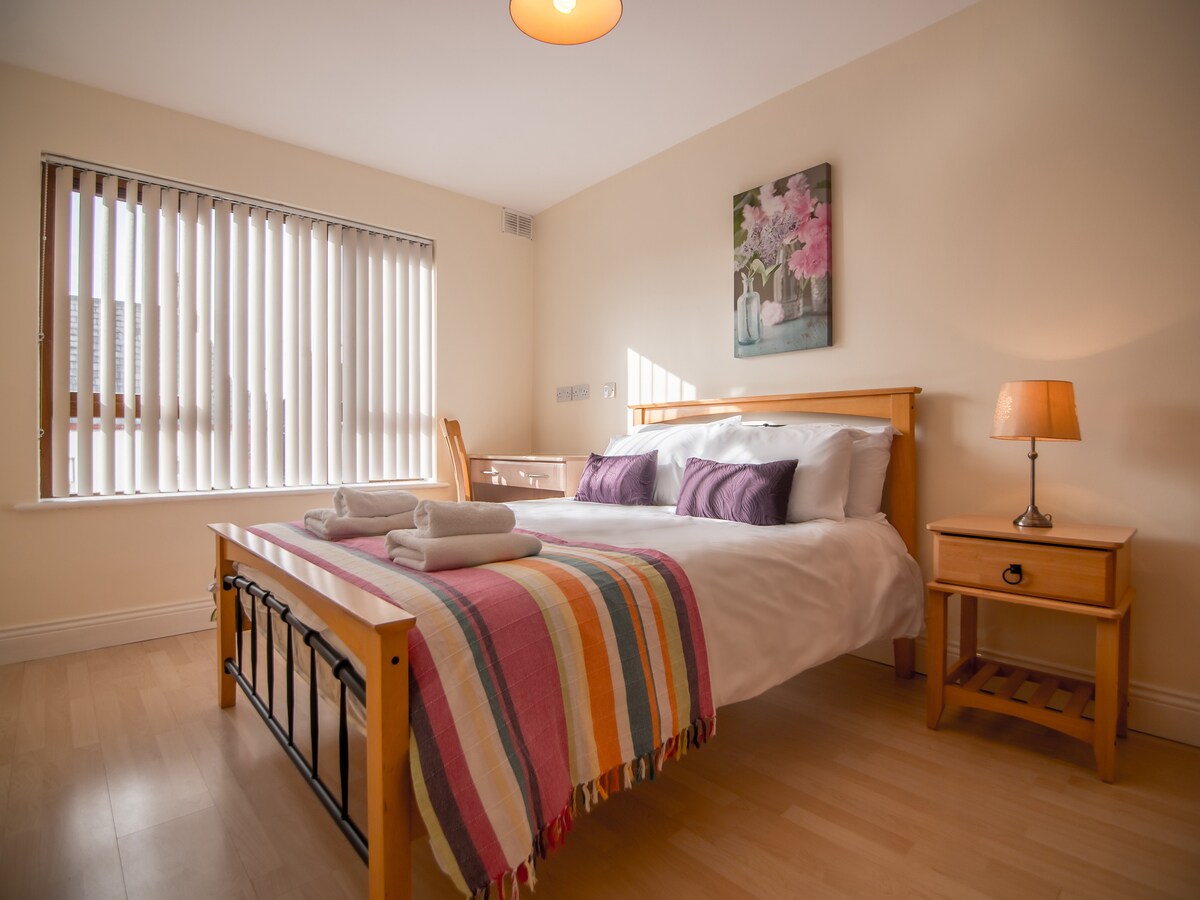 Super Central 3Bed 3Bath Galway City Apartment