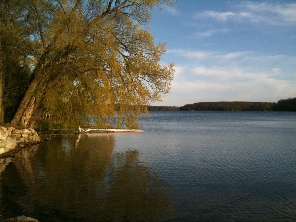 GotAway Lodge, Lakefront Cottage