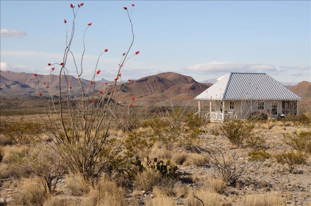 Terlingua Ranch Retreat ： Enviro Friendly Home