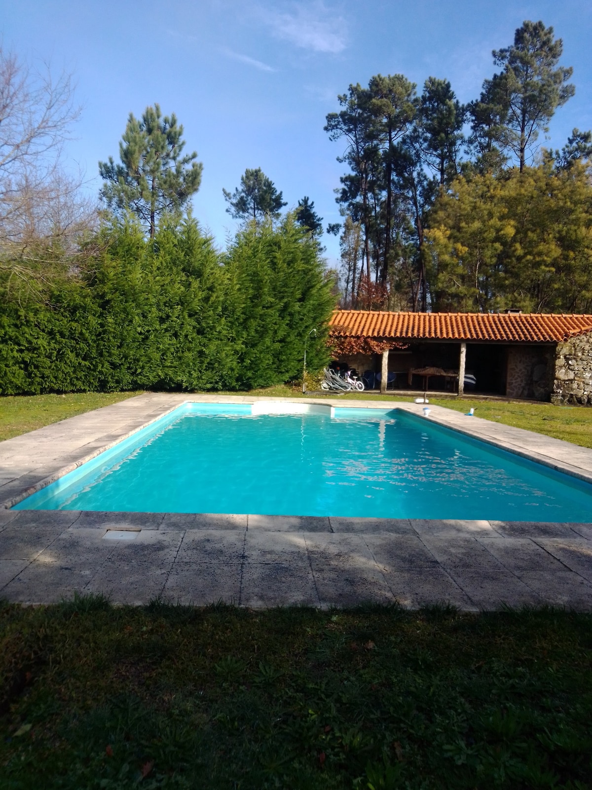 Villa 11 km away from the beach with swimming-pool