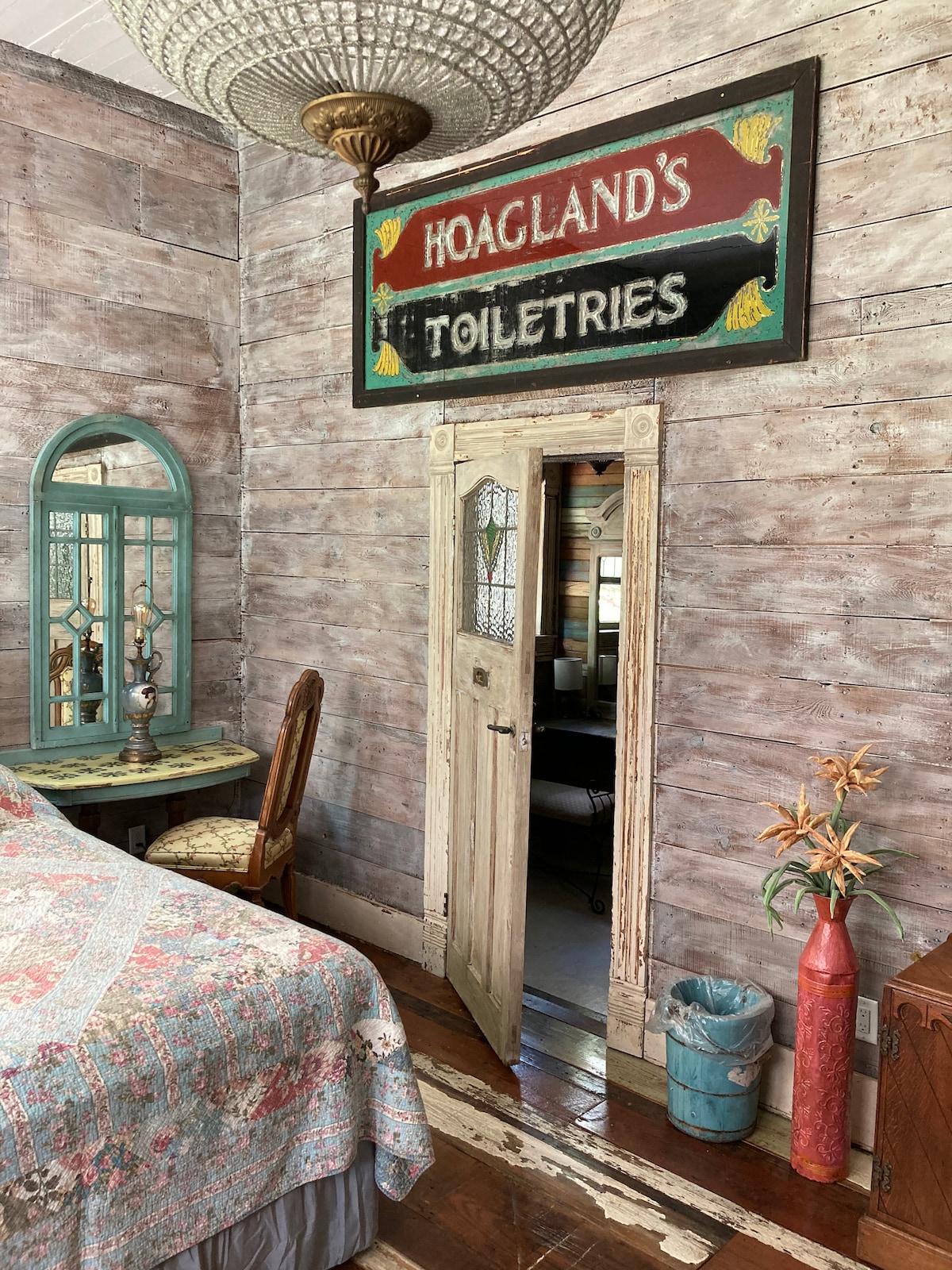 COLONELS QUARTERS - Inspiring and Enchanting