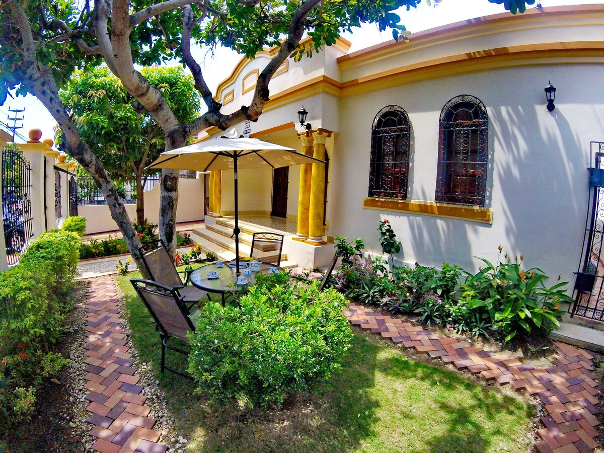 Casa  colonial de época - Authentic colonial house